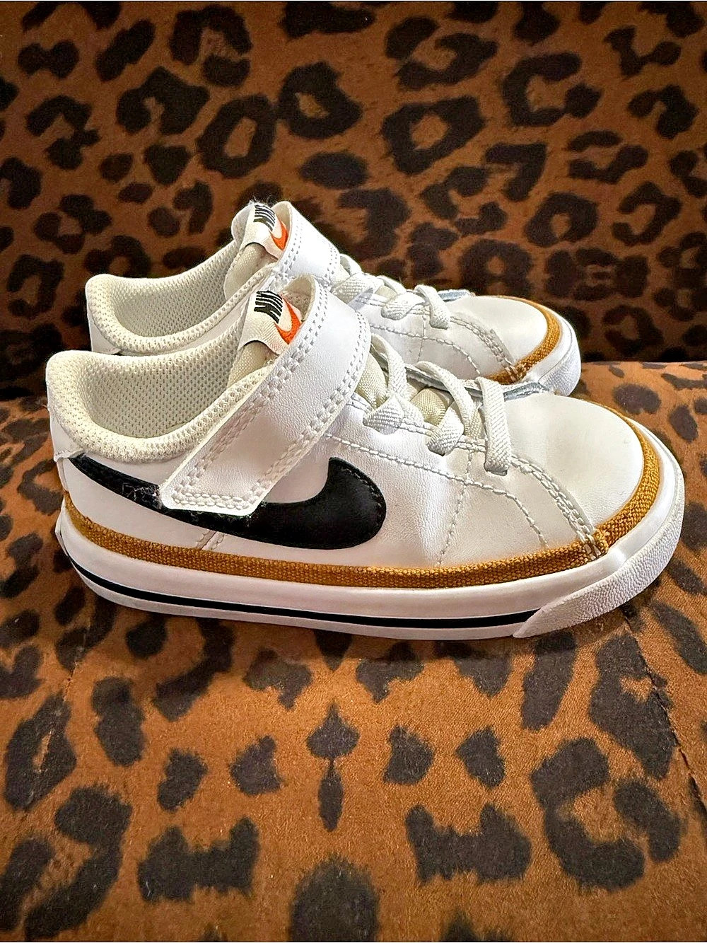 Nike Court Legacy TDV Sneakers White & Gold Size 8C Like New